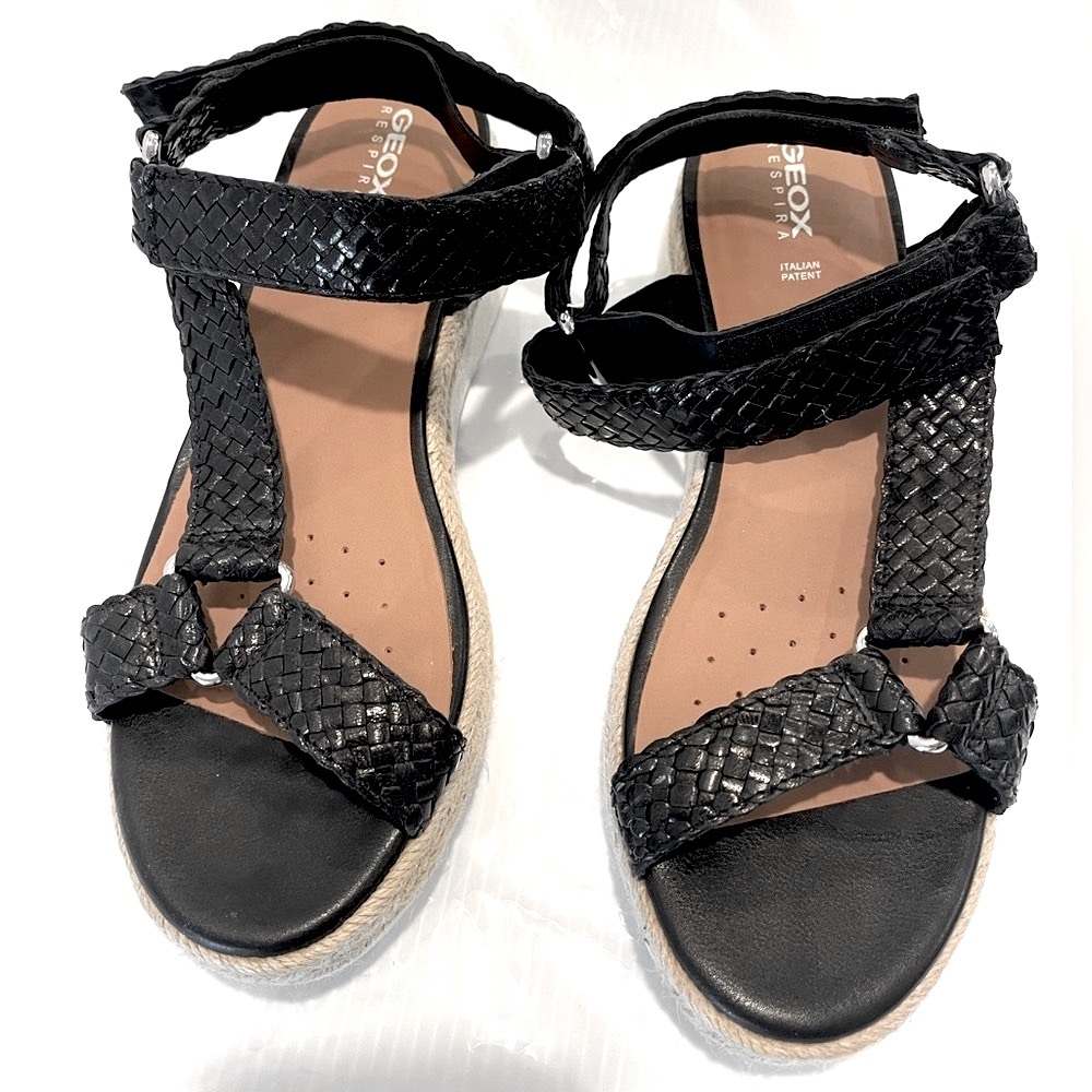 Like New GEOX adjustable strap sandal